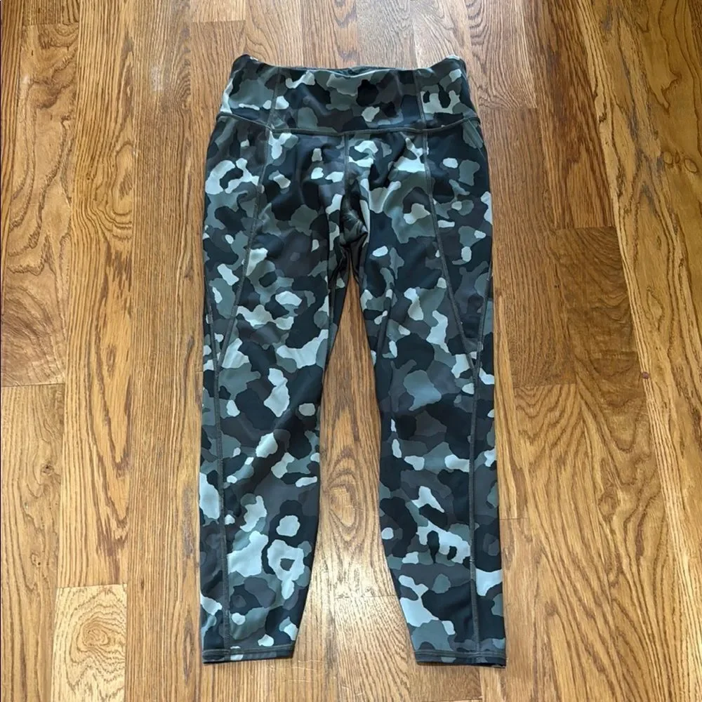 Athleta lightening camo Leggings in shades of green